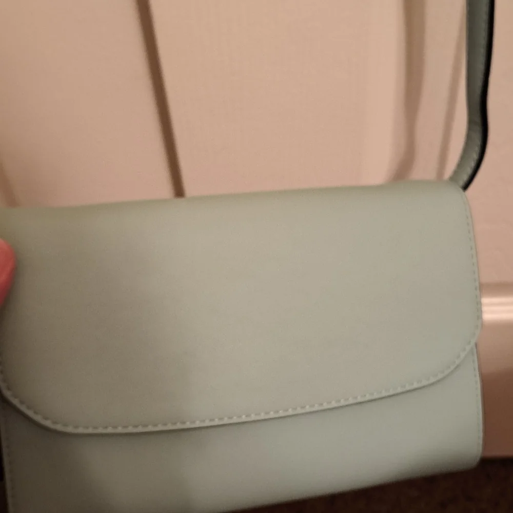 Vera Wang Mint Green Crossbody Bag